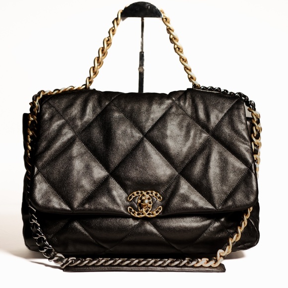 Chanel 19 Maxi Black Quilted Goatskin tritone chain